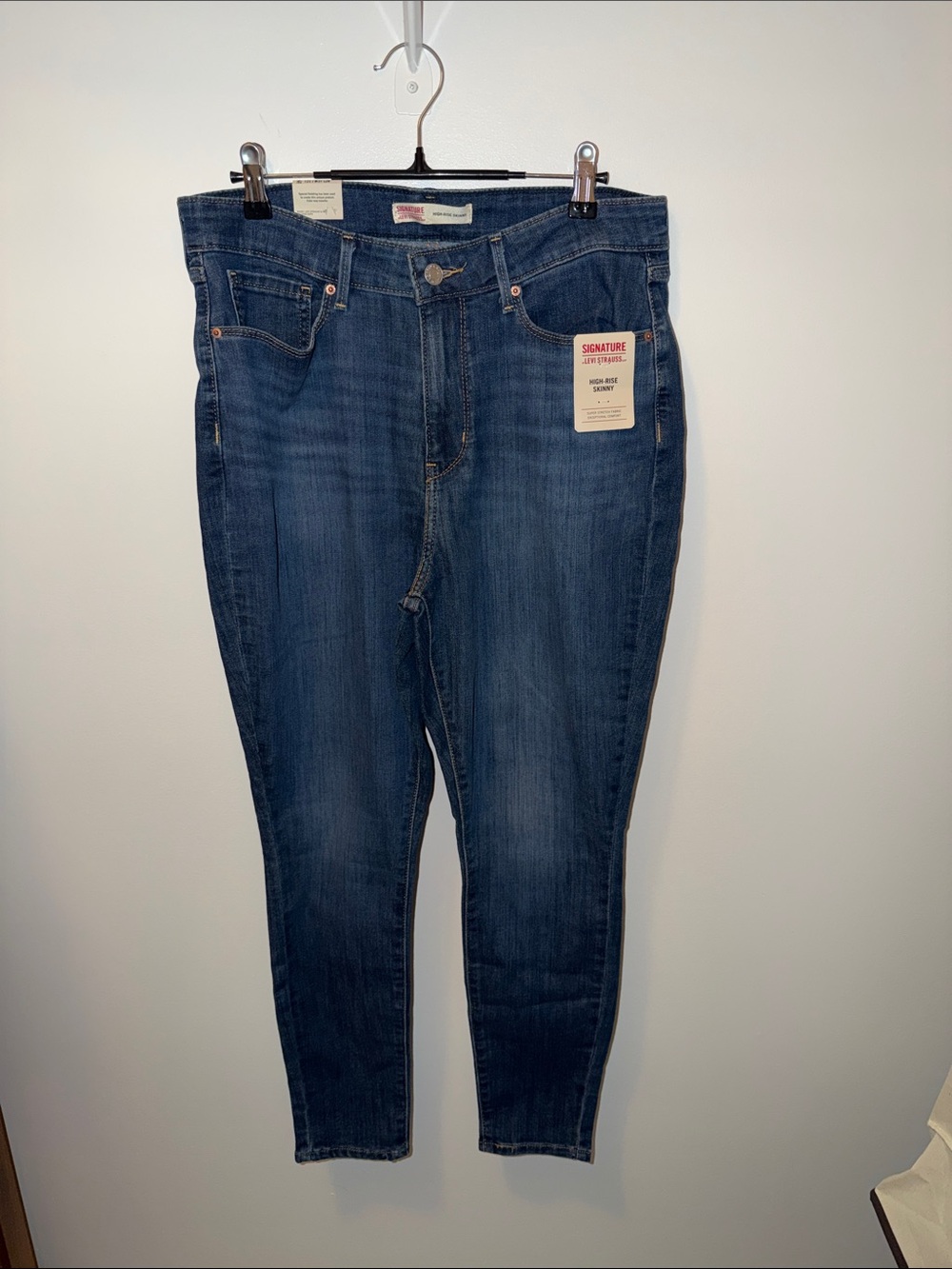 Signature by Levi Strauss Women's Indigo Skinny Jeans